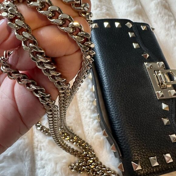 Valentino Garavani Rockstud small grainy leather handbag - Picture 1 of 15